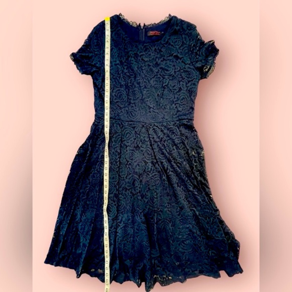Dress Tells Dress - Picture 6 of 11